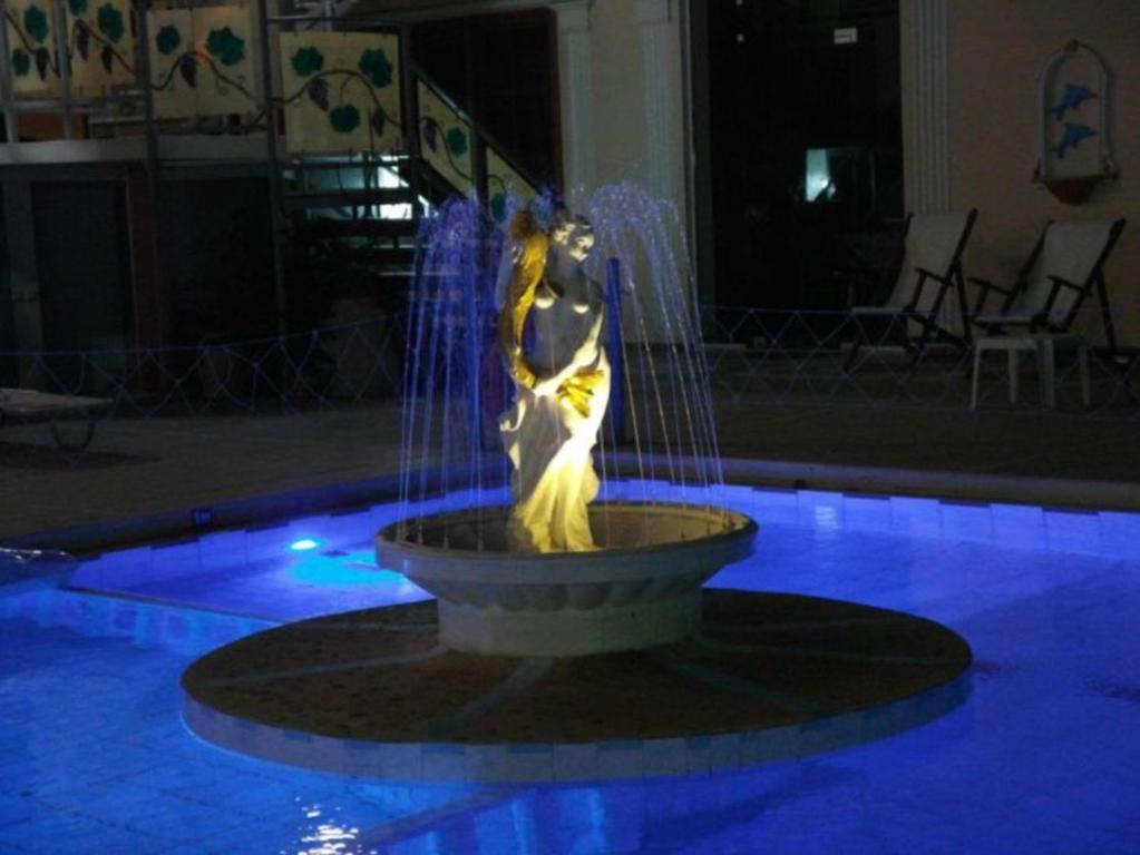 Sun City Kato Daratso Bagian luar foto
