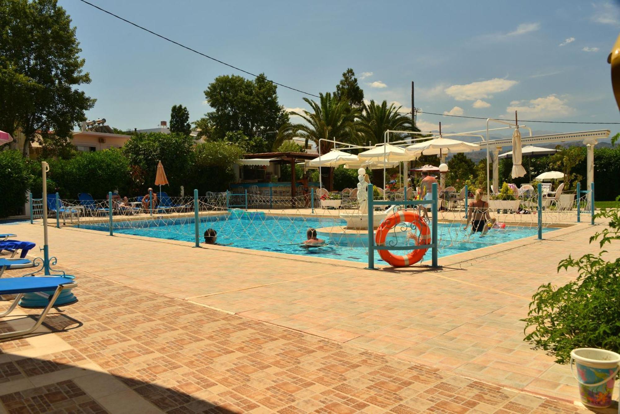 Sun City Kato Daratso Bagian luar foto