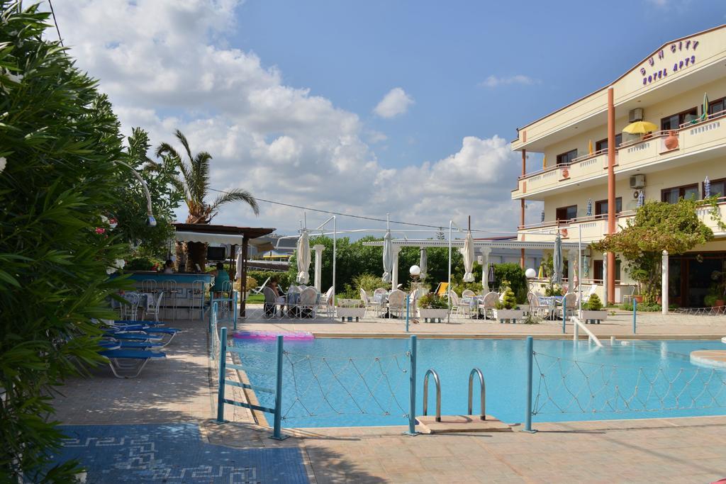 Sun City Kato Daratso Bagian luar foto
