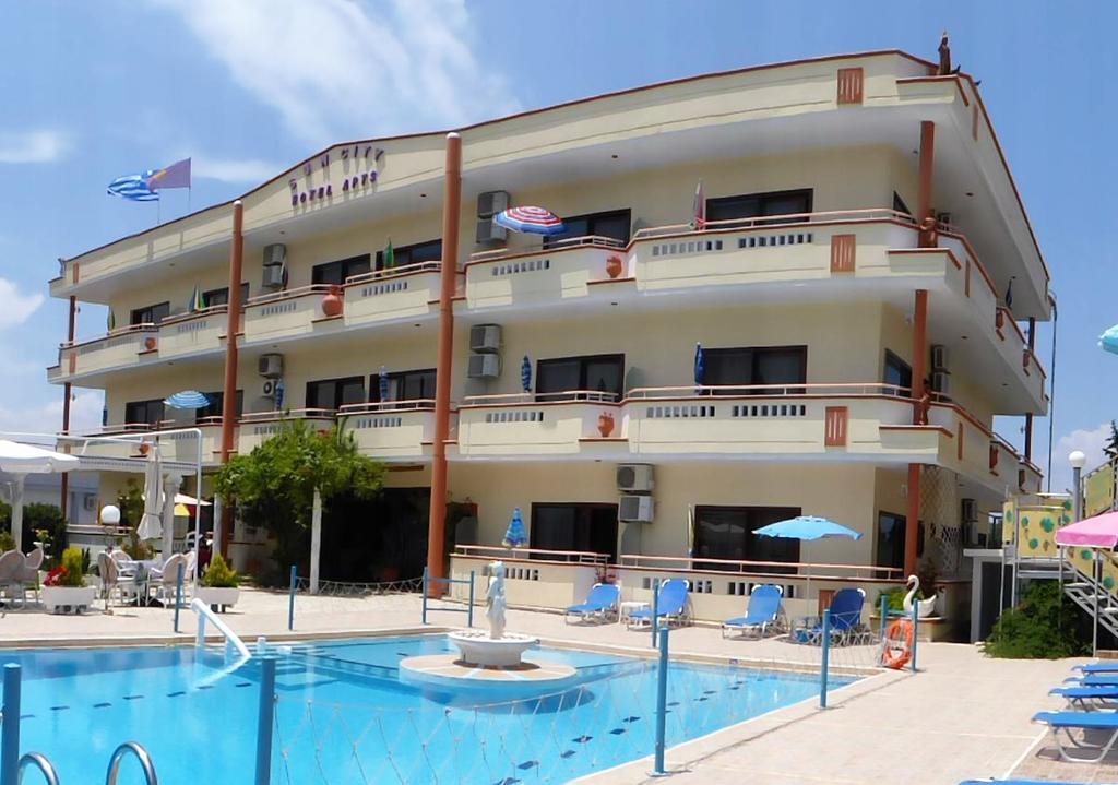 Sun City Kato Daratso Bagian luar foto